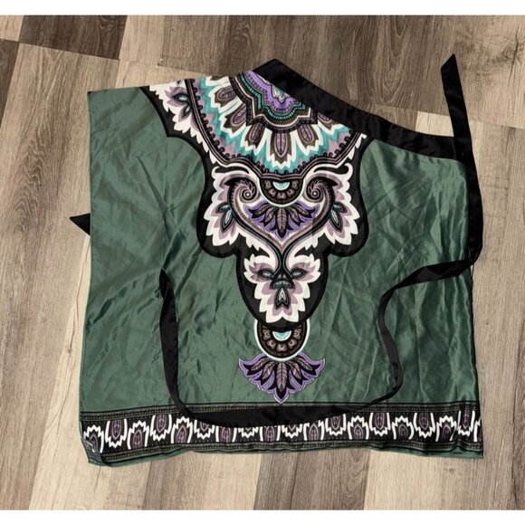 XOXO One-Shoulder Top With Chain Detail In Green & Purple - Picture 7 of 8